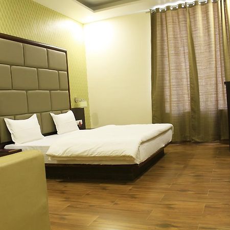 Hotel Radiant Inn Roorkee Esterno foto