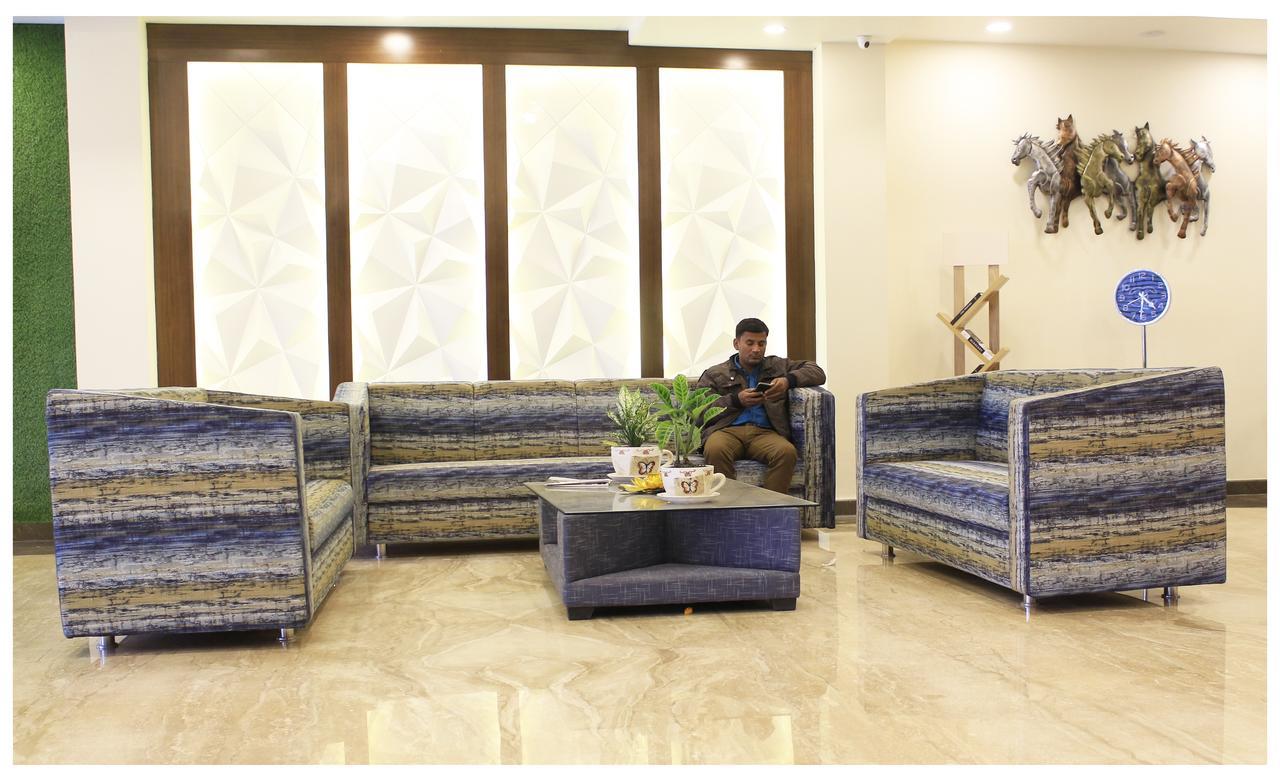 Hotel Radiant Inn Roorkee Esterno foto