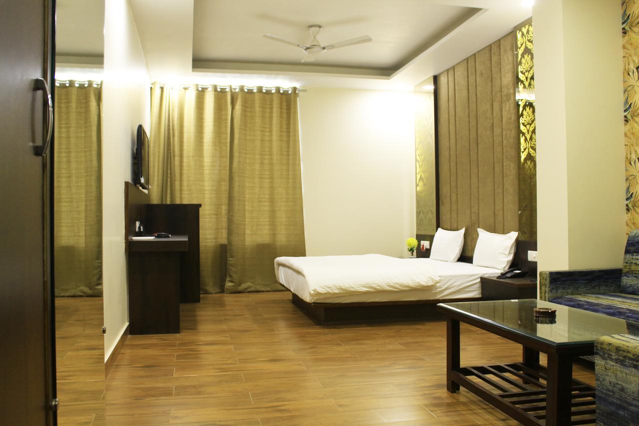 Hotel Radiant Inn Roorkee Esterno foto